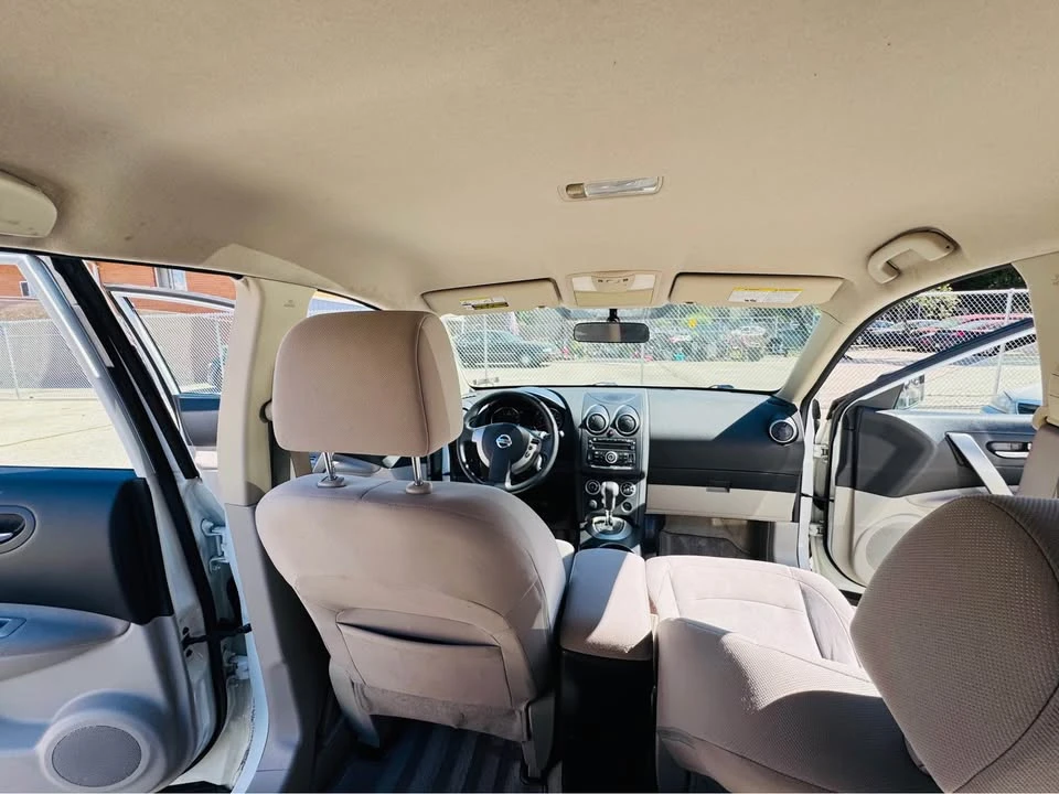 2011 Nissan Rogue - Image 9 of 18