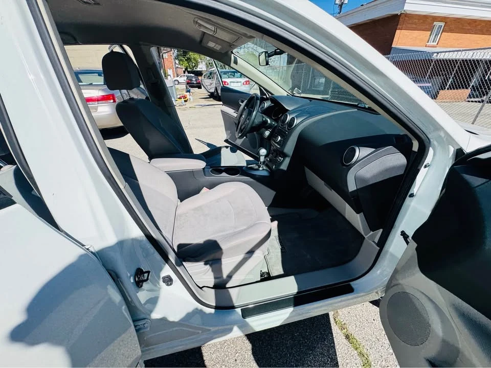 2011 Nissan Rogue - Image 12 of 18