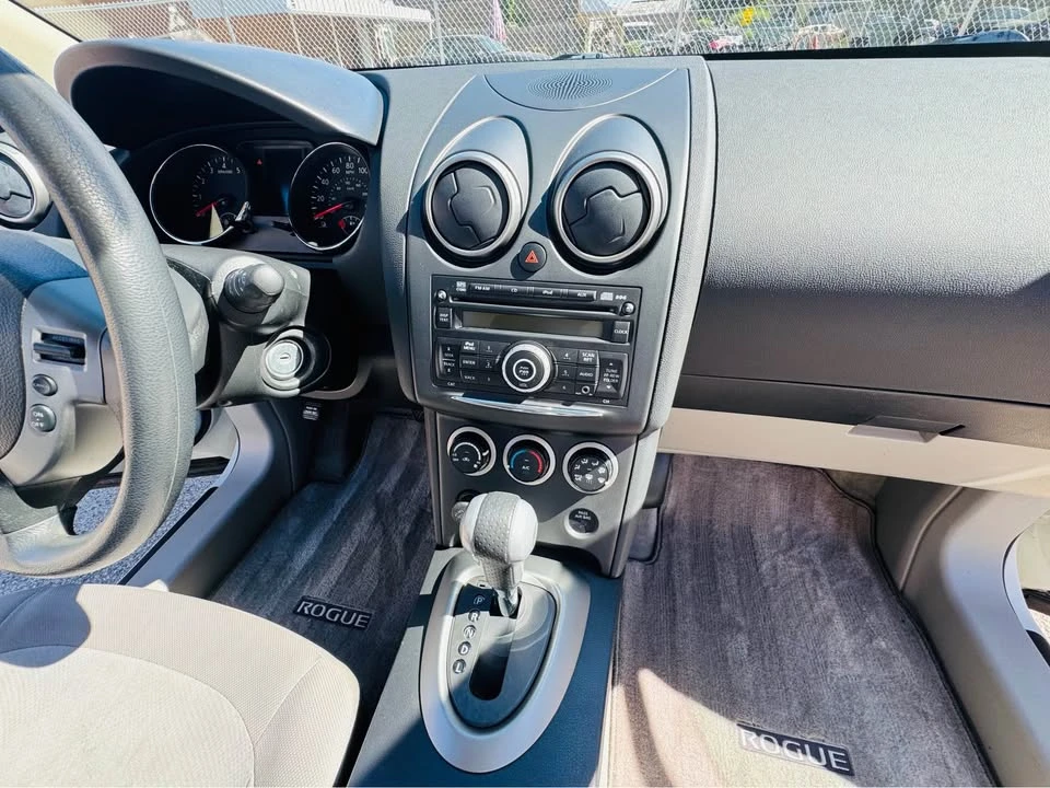 2011 Nissan Rogue - Image 8 of 18