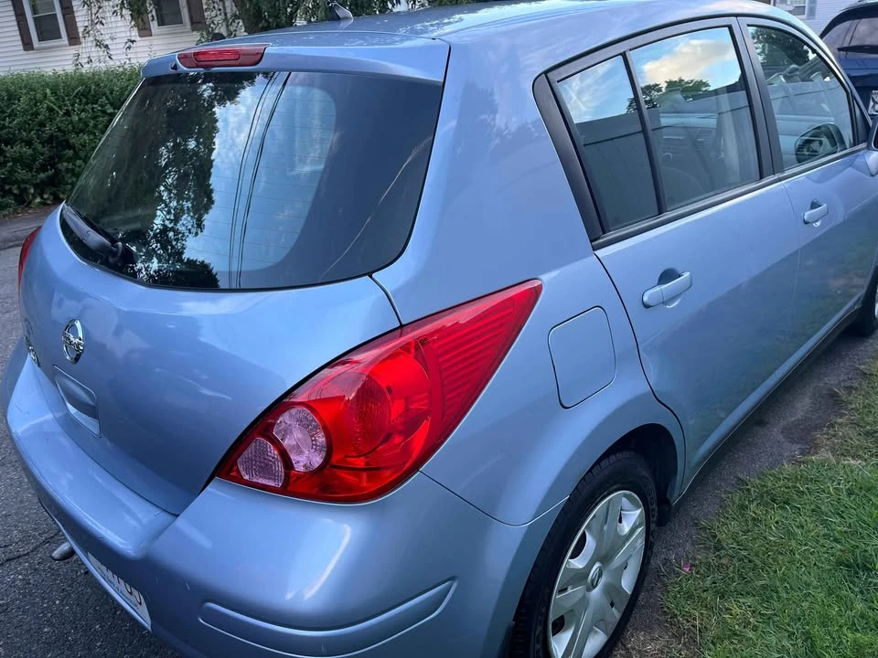 2011 Nissan Versa - Image 6 of 11