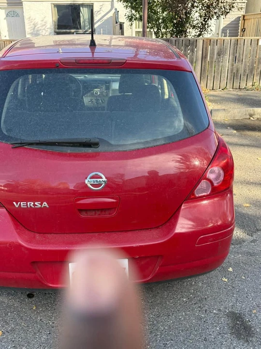 2011 Nissan Versa - Image 2 of 7