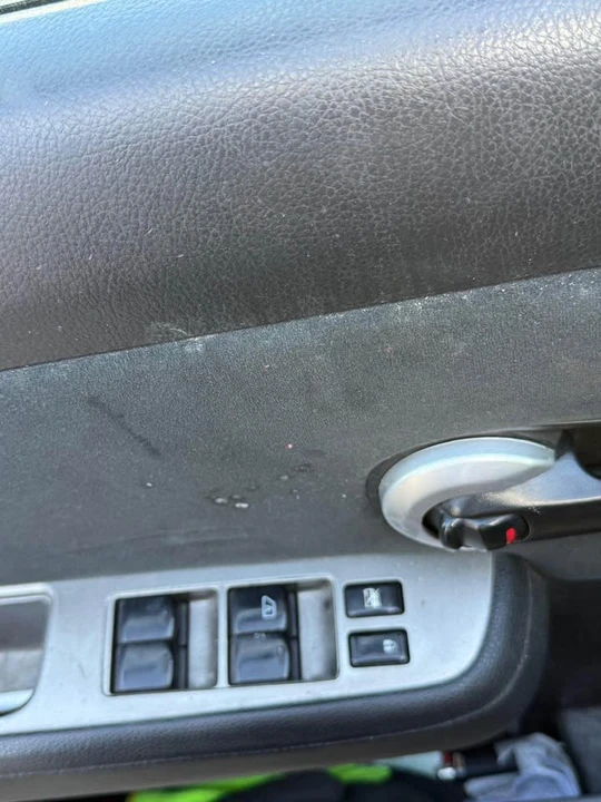 2011 Nissan Versa - Image 7 of 7