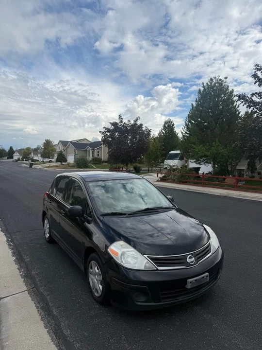 2011 Nissan Versa - Image 2 of 12