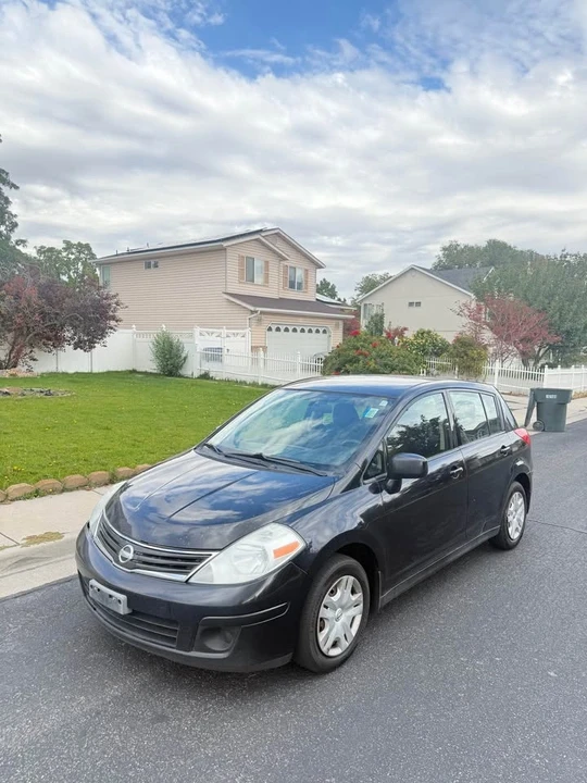 2011 Nissan Versa - Image 3 of 12