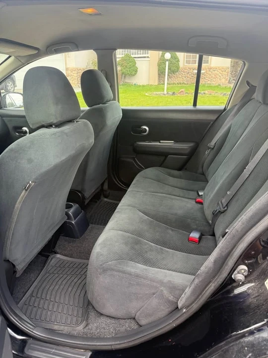 2011 Nissan Versa - Image 9 of 12