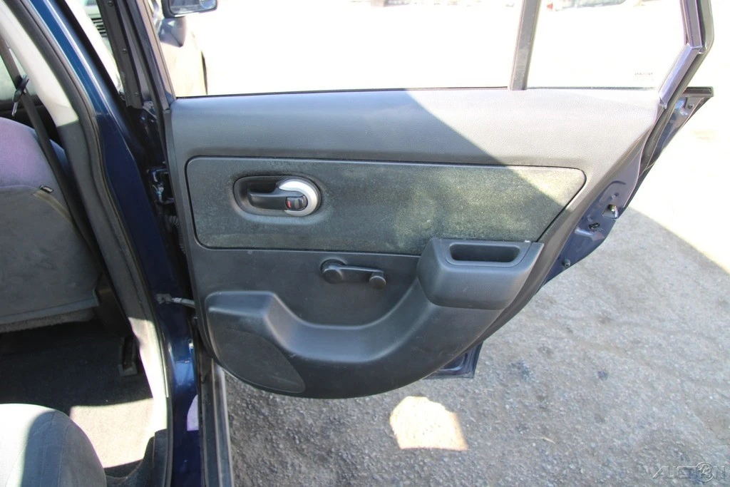 2011 Nissan Versa - Image 21 of 21