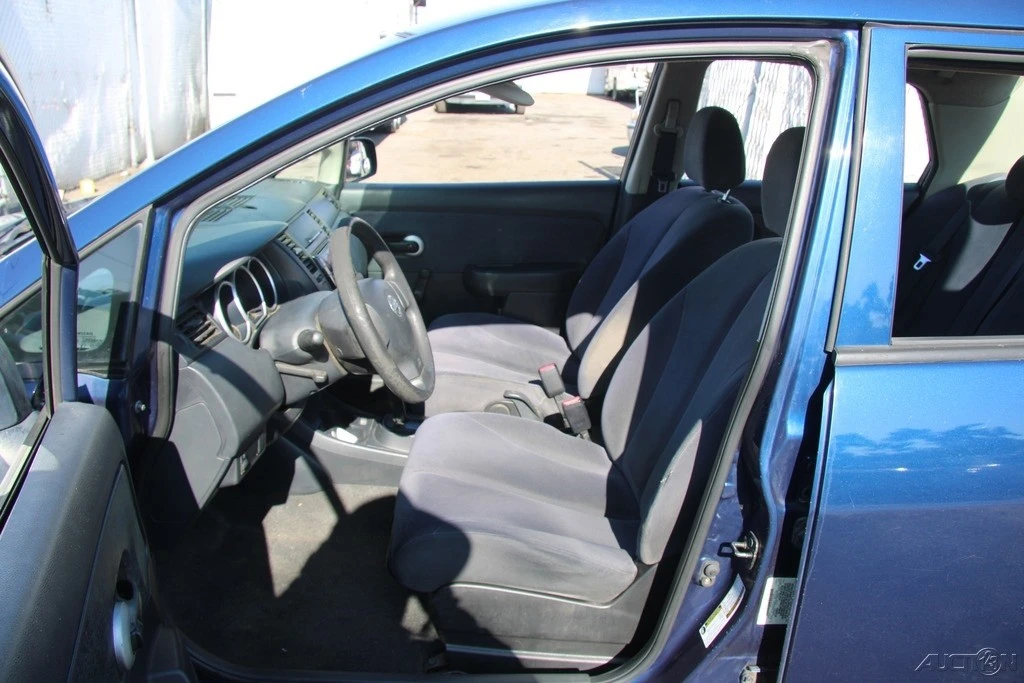 2011 Nissan Versa - Image 12 of 21