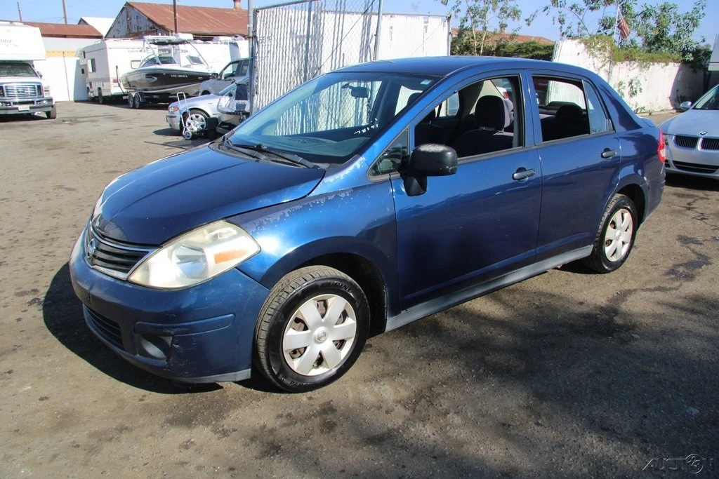 2011 Nissan Versa - Image 2 of 21