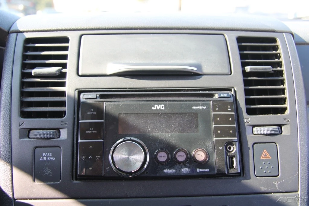 2011 Nissan Versa - Image 16 of 21