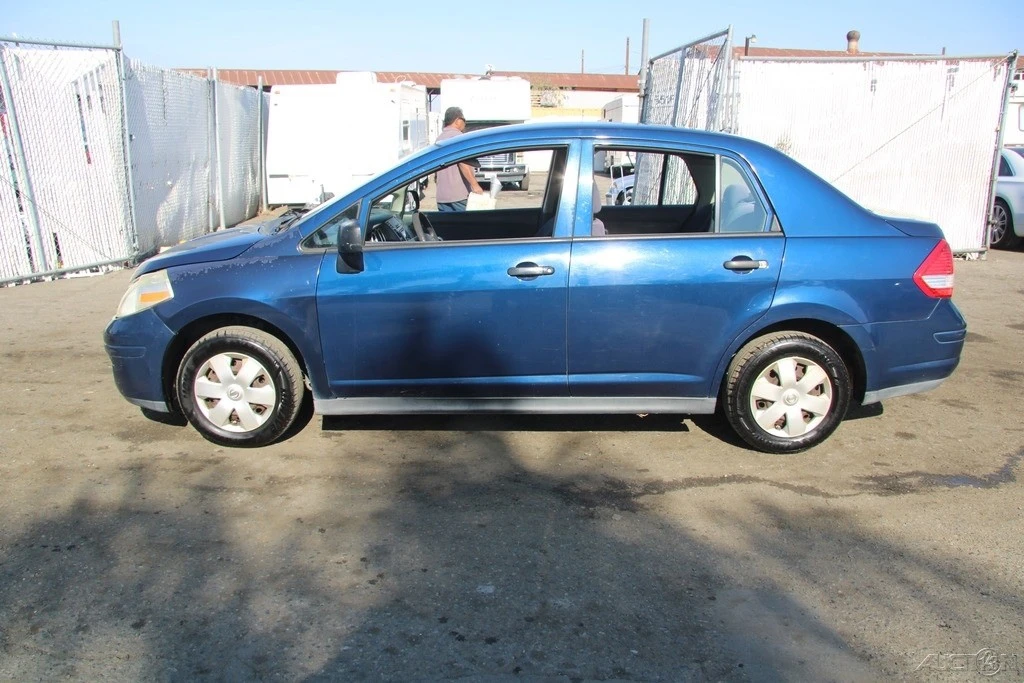 2011 Nissan Versa - Image 3 of 21