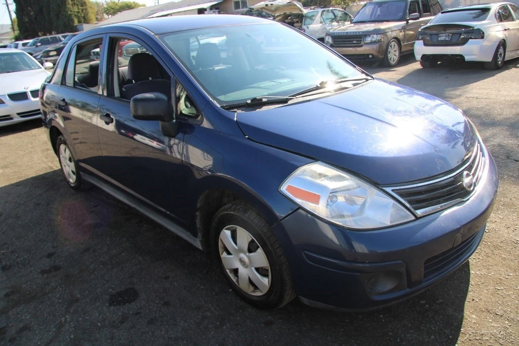 2011 Nissan Versa - Image 8 of 21