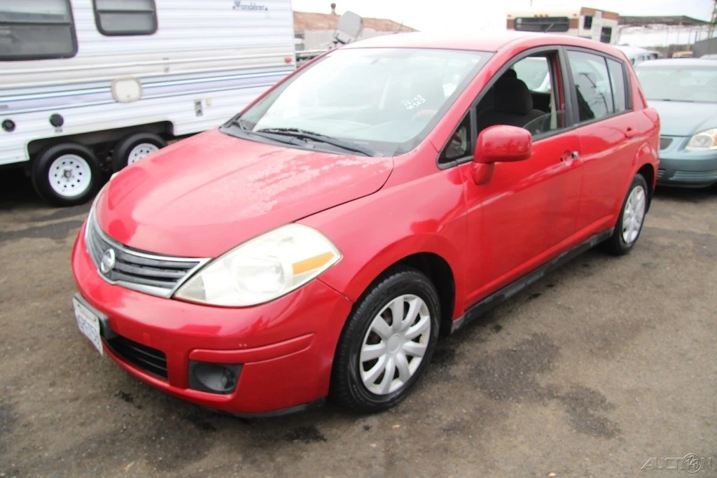 2011 Nissan Versa - Image 2 of 21