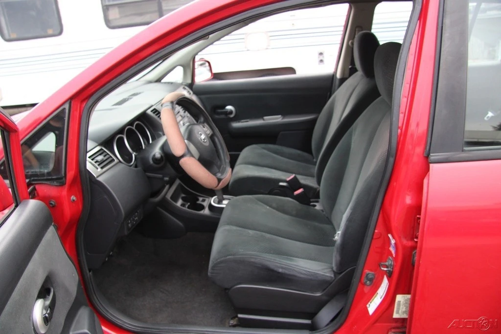 2011 Nissan Versa - Image 12 of 21