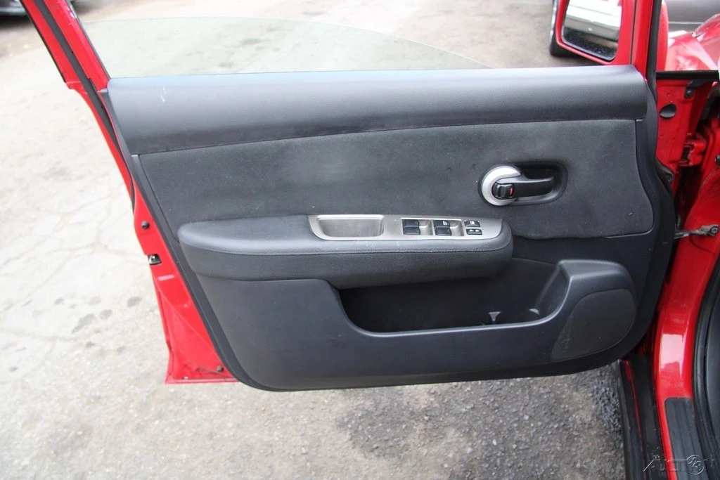 2011 Nissan Versa - Image 11 of 21