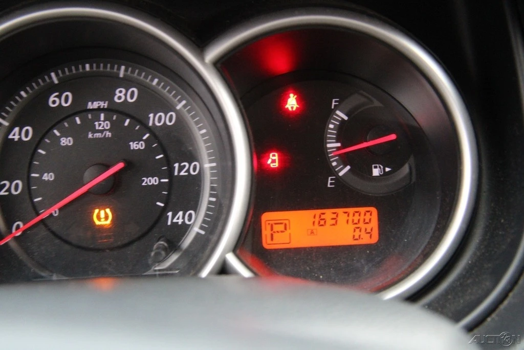 2011 Nissan Versa - Image 15 of 21