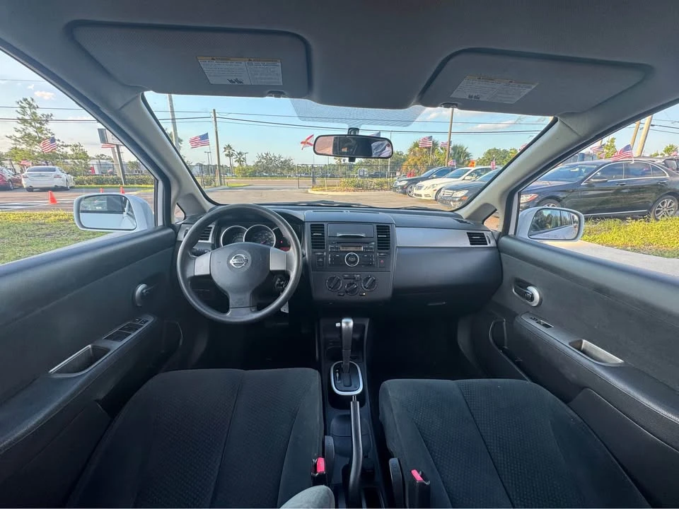 2011 Nissan Versa - Image 15 of 16