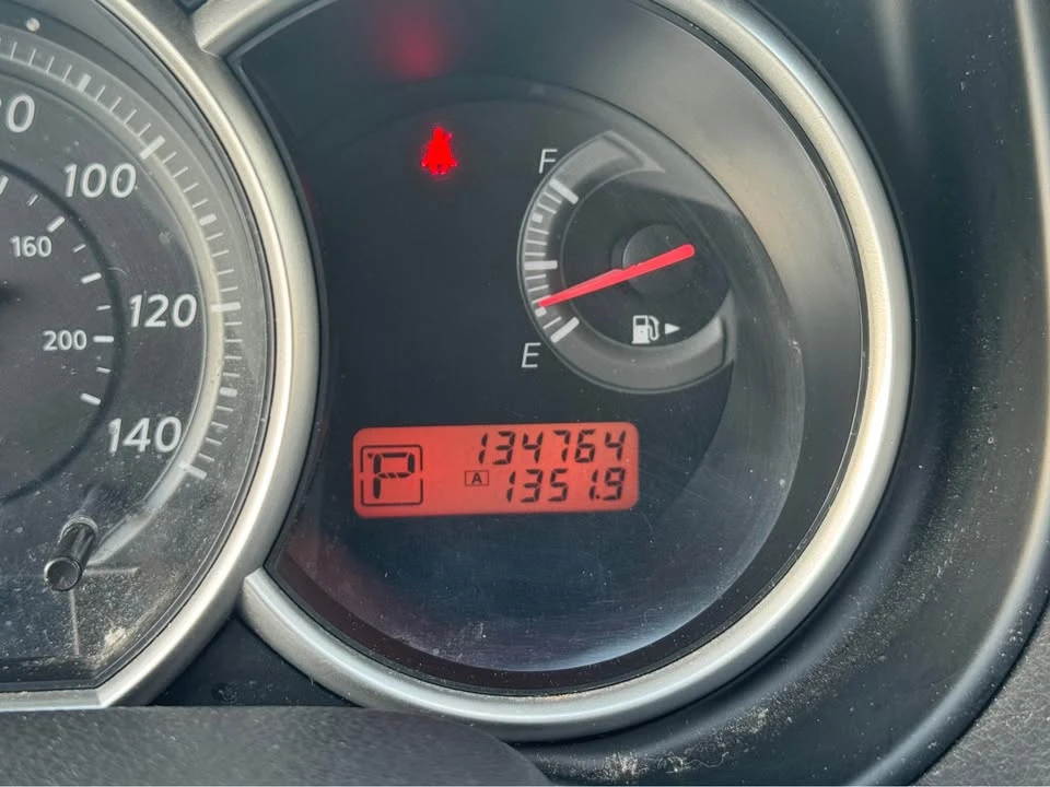 2011 Nissan Versa - Image 12 of 16