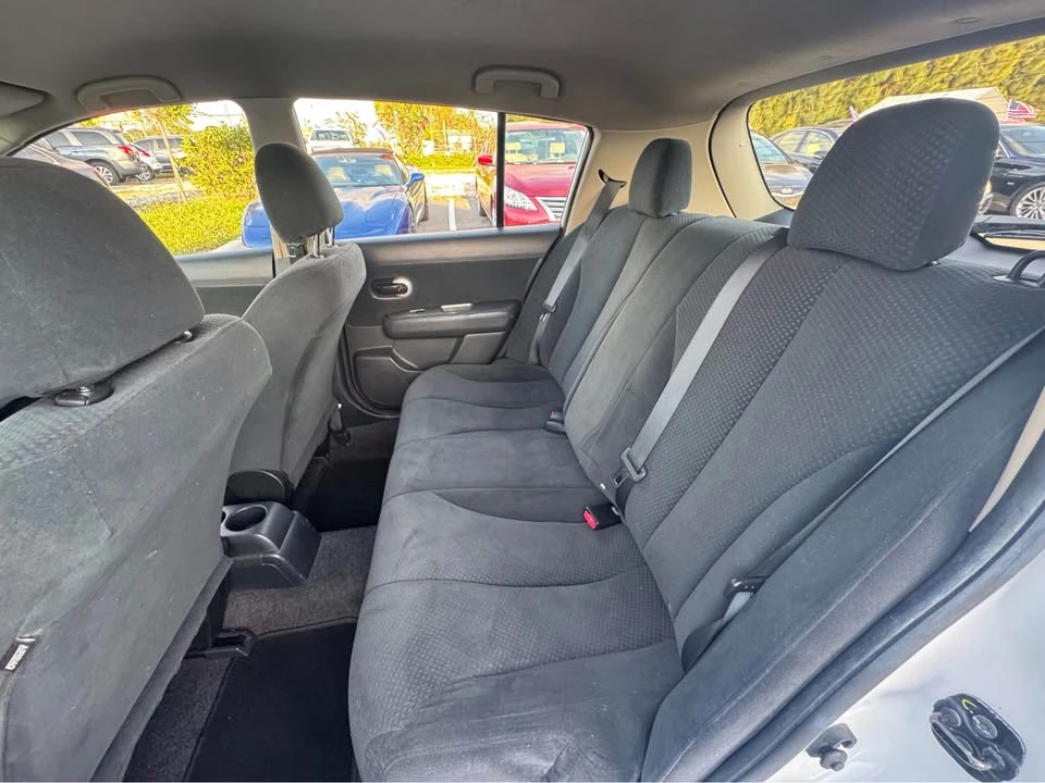 2011 Nissan Versa - Image 16 of 16