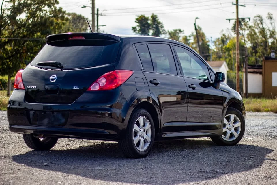 2011 Nissan Versa - Image 6 of 16