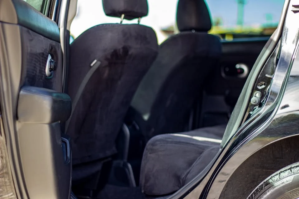 2011 Nissan Versa - Image 10 of 16