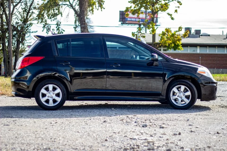 2011 Nissan Versa - Image 7 of 16