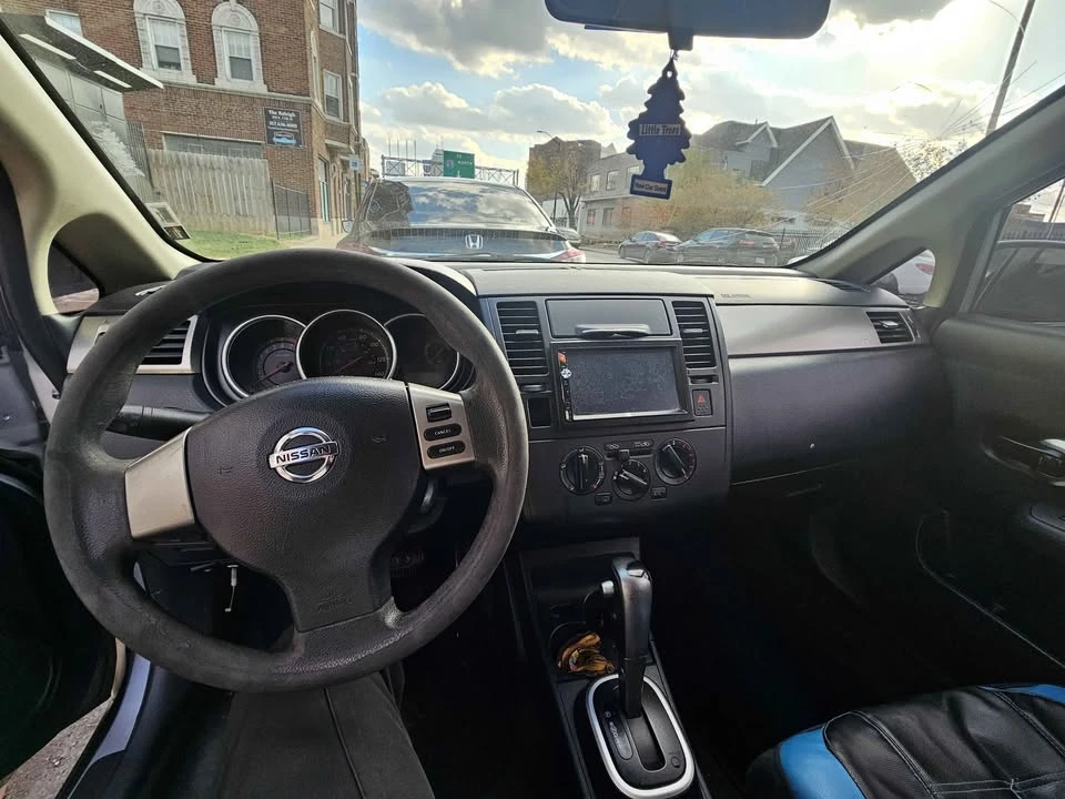 2011 Nissan Versa - Image 7 of 9