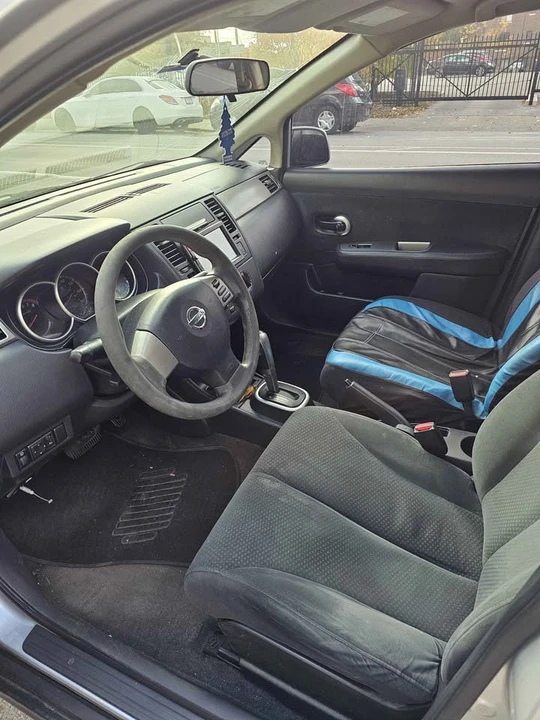 2011 Nissan Versa - Image 6 of 9