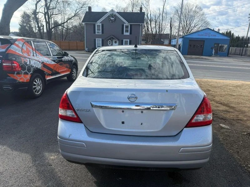2011 Nissan Versa - Image 7 of 12