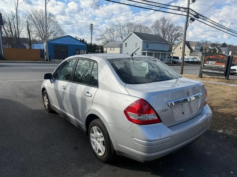 2011 Nissan Versa - Image 8 of 12