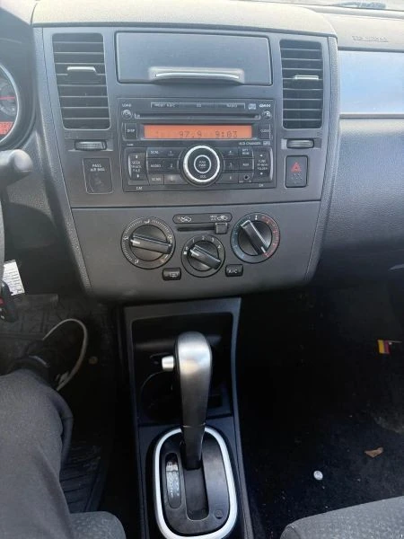 2011 Nissan Versa - Image 10 of 12