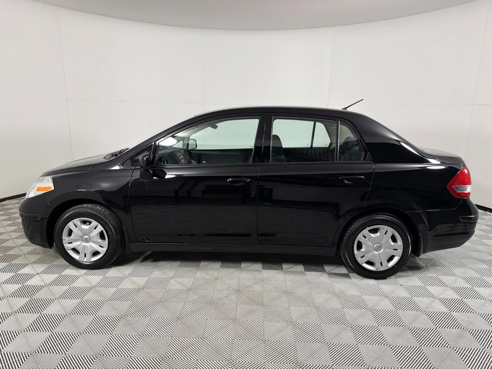 2011 Nissan Versa - Image 8 of 12