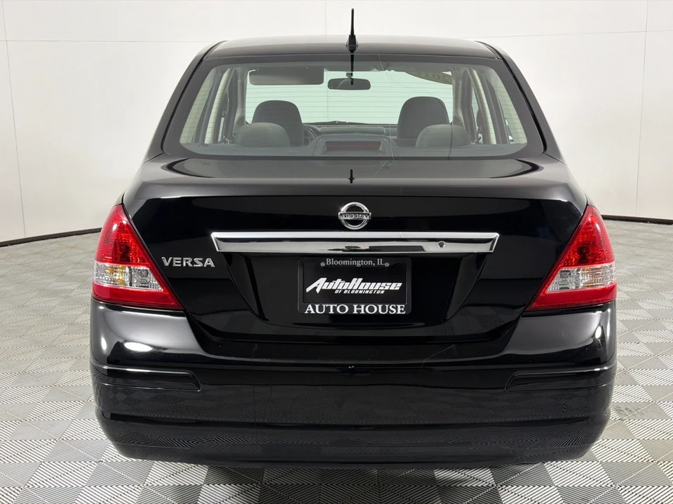 2011 Nissan Versa - Image 6 of 12