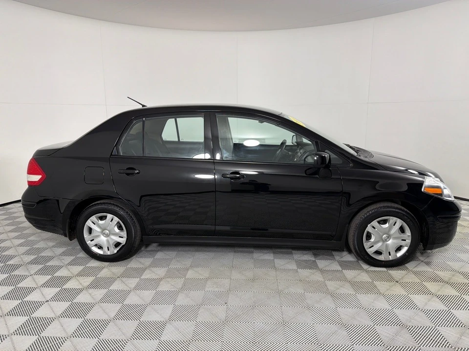 2011 Nissan Versa - Image 4 of 12