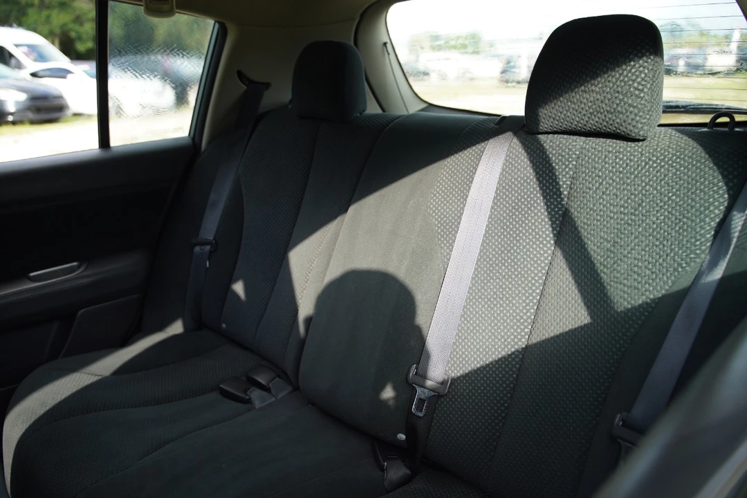 2011 Nissan Versa - Image 8 of 12