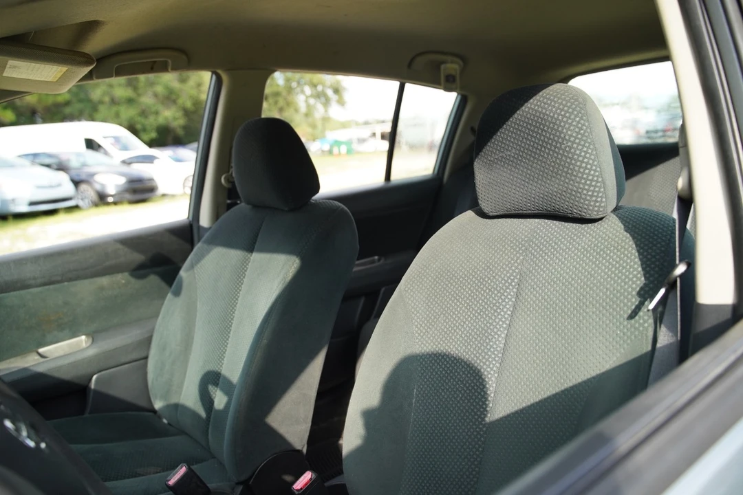 2011 Nissan Versa - Image 6 of 12