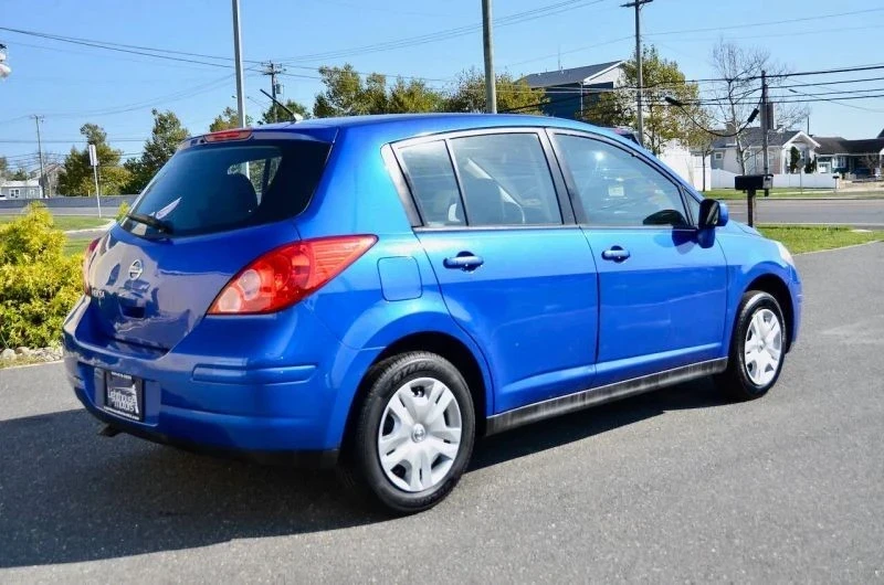 2011 Nissan Versa - Image 11 of 12
