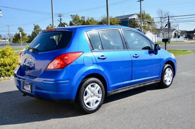 2011 Nissan Versa - Image 11 of 12