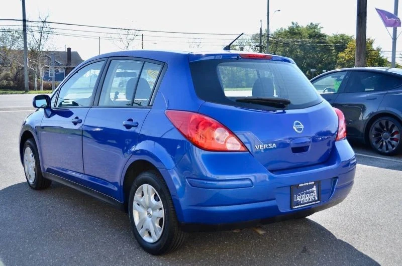 2011 Nissan Versa - Image 7 of 12