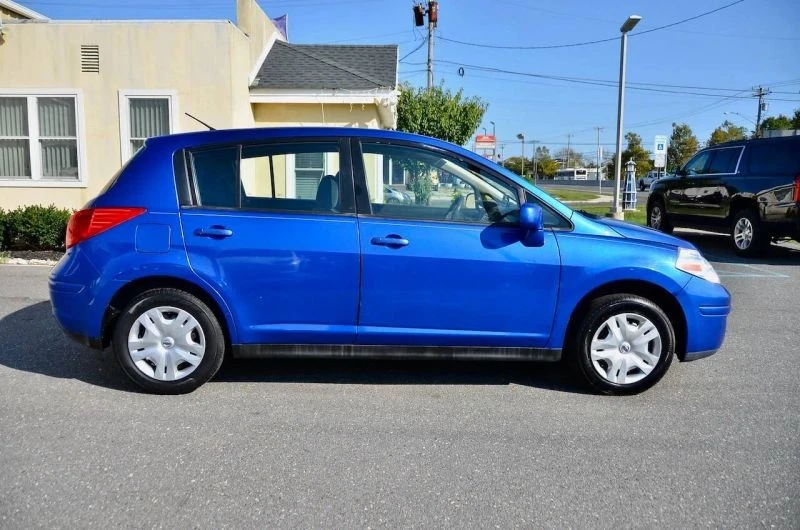 2011 Nissan Versa - Image 12 of 12