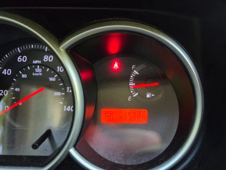 2011 Nissan Versa - Image 12 of 15