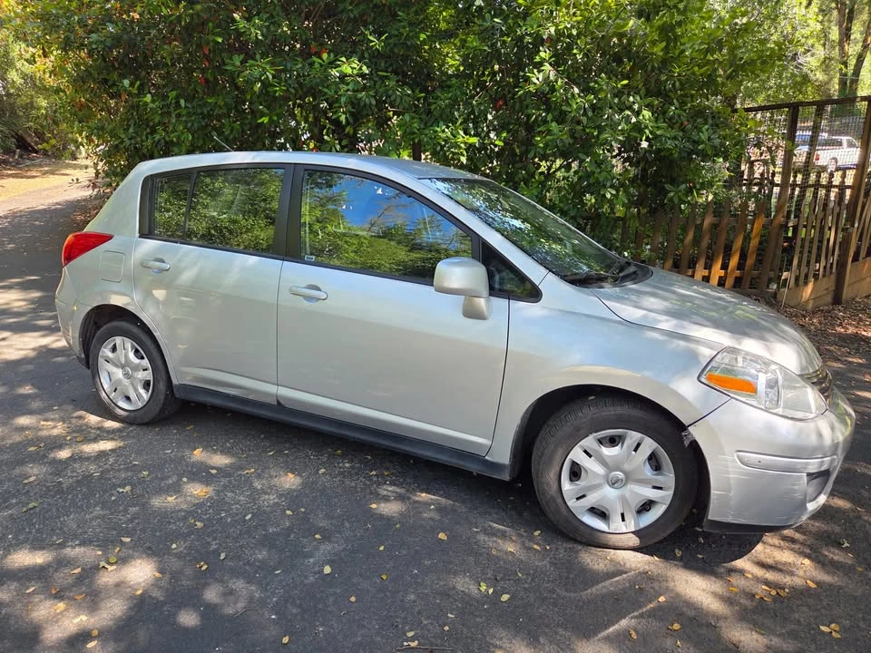 2011 Nissan Versa - Image 3 of 15