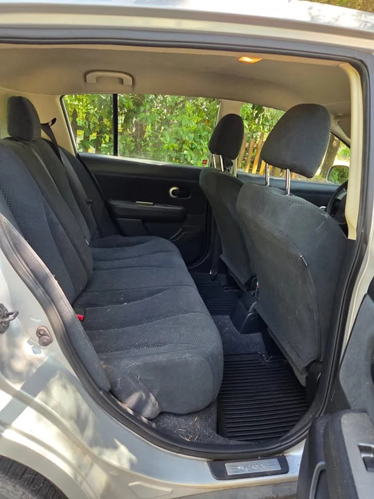 2011 Nissan Versa - Image 7 of 15