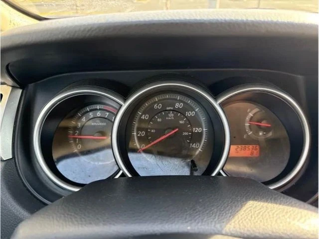 2011 Nissan Versa - Image 10 of 10