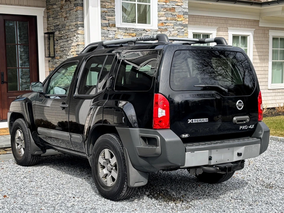 2011 Nissan Xterra 2nd Gen - Image 11 of 29