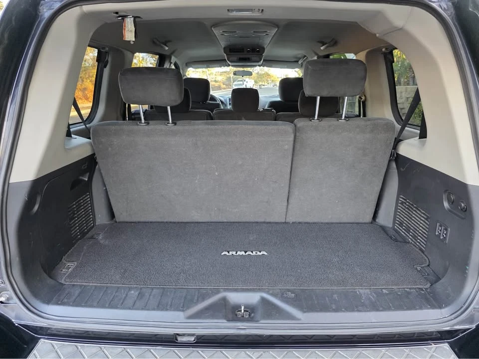 2011 Nissan Armada - Image 10 of 18