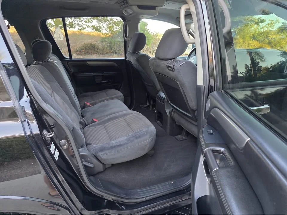 2011 Nissan Armada - Image 14 of 18