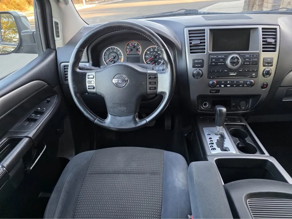 2011 Nissan Armada - Image 13 of 18