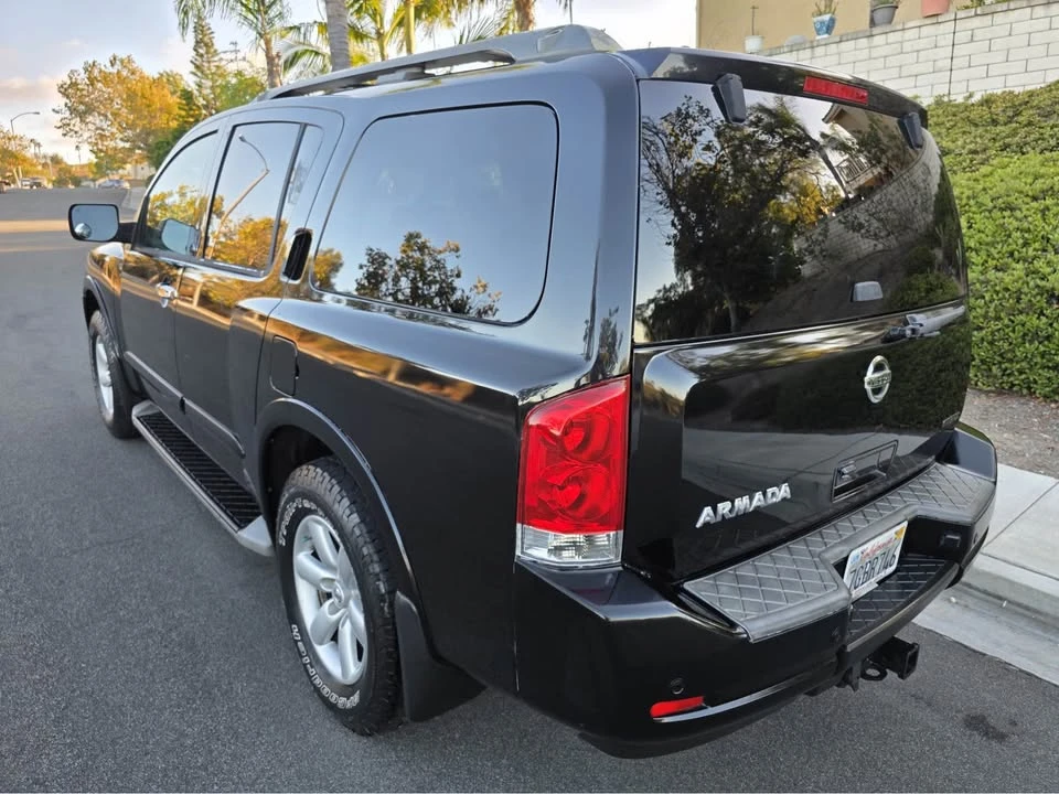 2011 Nissan Armada - Image 4 of 18