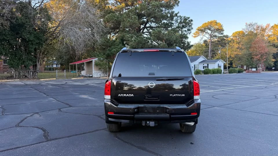 2011 Nissan Armada - Image 10 of 19