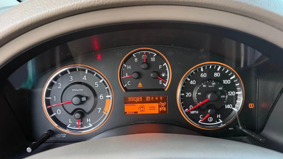2011 Nissan Armada - Image 17 of 19